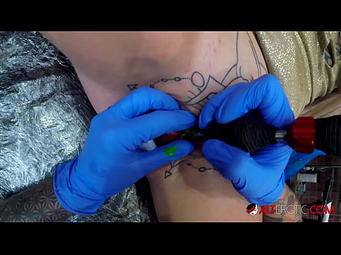 ❤️ Extremely tattooed hottie Sully Savage got a tattoo on her clitoris ️ Porno at porn en-us.slowheat.top